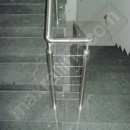 Стълбищен парапет